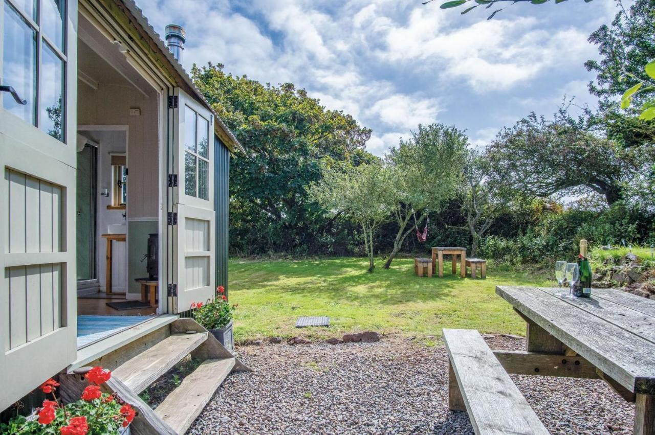 Haven View - 1 Bedroom Shepherds Hut - St Ishmaels Saint Ishmaels  Exterior foto