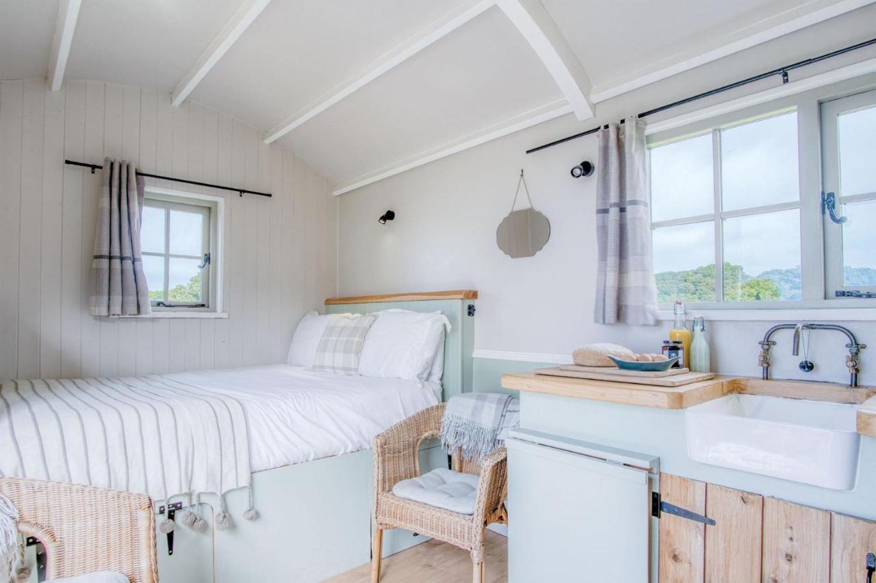 Haven View - 1 Bedroom Shepherds Hut - St Ishmaels Saint Ishmaels  Exterior foto